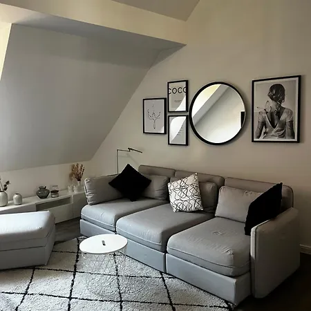 Moderne Galeriewohnung Mit Balkon Und Stellplatz Am Wenigemarkt *