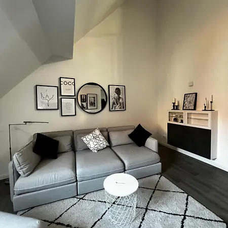 Moderne Galeriewohnung Mit Balkon Und Stellplatz Am Wenigemarkt * Erfurt