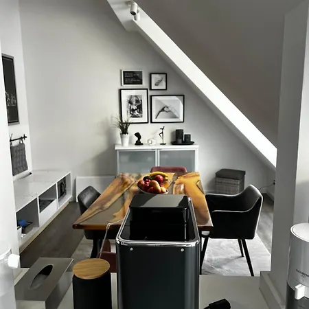 Moderne Galeriewohnung Mit Balkon Und Stellplatz Am Wenigemarkt Apartmán Erfurt