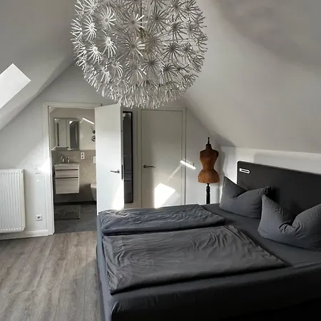 Moderne Galeriewohnung Mit Balkon Und Stellplatz Am Wenigemarkt Apartmán Erfurt