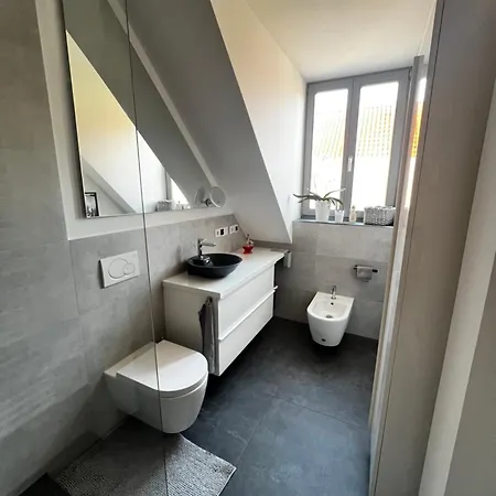 Moderne Galeriewohnung Mit Balkon Und Stellplatz Am Wenigemarkt Apartmán Erfurt