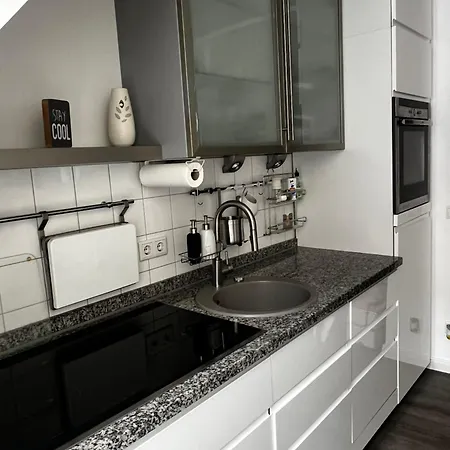 Moderne Galeriewohnung Mit Balkon Und Stellplatz Am Wenigemarkt * Erfurt