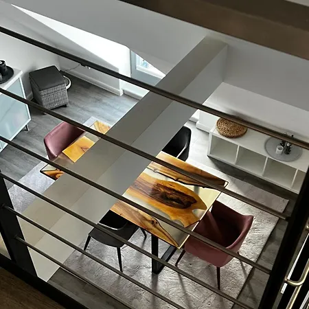 Moderne Galeriewohnung Mit Balkon Und Stellplatz Am Wenigemarkt Apartmán Erfurt