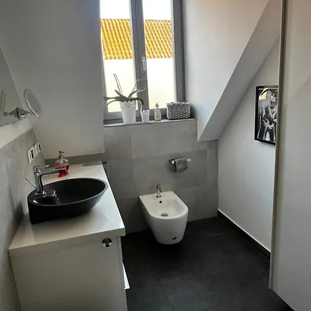Moderne Galeriewohnung Mit Balkon Und Stellplatz Am Wenigemarkt