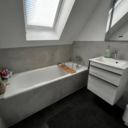 Moderne Galeriewohnung Mit Balkon Und Stellplatz Am Wenigemarkt Apartmán